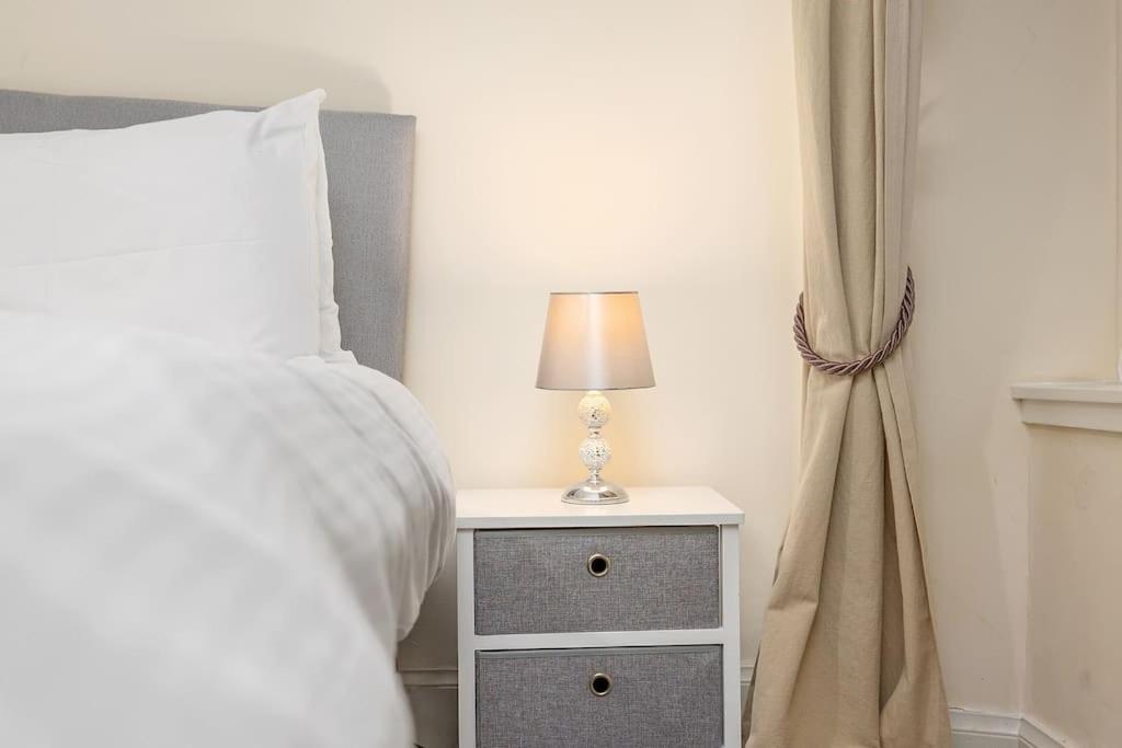 Two Bedroom Apartment-Central Edinburgh-Old Town-Licensed Exteriér fotografie